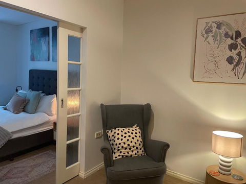 A City Oasis - Full Apartment With Balcony - Darwin Tourism 2