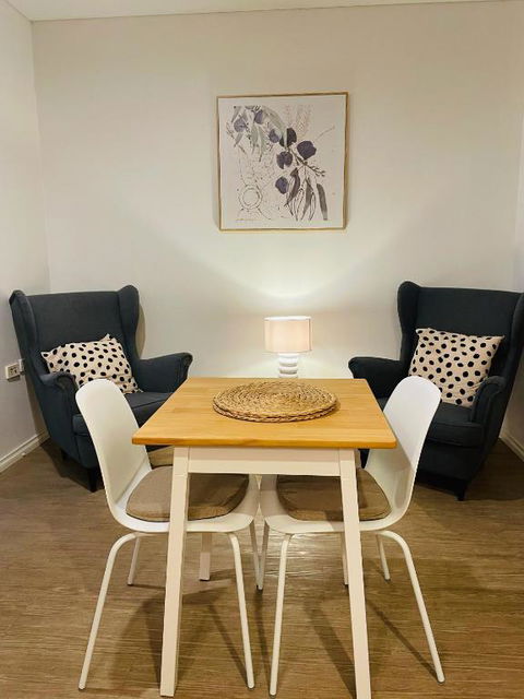 A City Oasis - Full Apartment With Balcony - Darwin Tourism 1