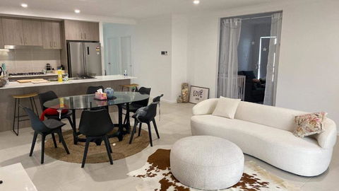 Absolute Familial Paradise- Greenbank - Darwin Tourism 1