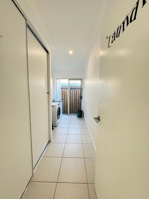 Absolute Familial Paradise- Greenbank - Darwin Tourism 4