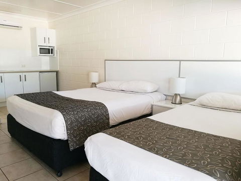 Augathella Motel & Caravan Park - Darwin Tourism 0