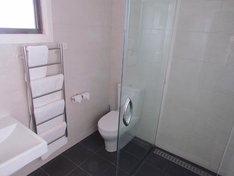 Augathella Motel & Caravan Park - Darwin Tourism 1