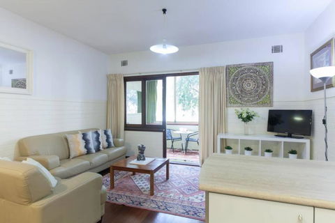 B2 Crawley Apartment 1 BRM & Sleepout Near UWA - Darwin Tourism 3