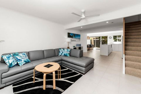 BARBADOS Ultimate Laid-back Holiday - Flat Stroll To River - Darwin Tourism 0