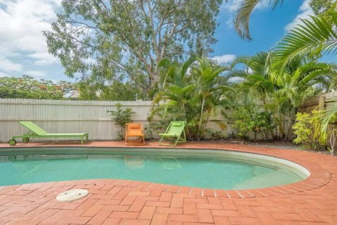 BARBADOS Ultimate Laid-back Holiday - Flat Stroll To River - Darwin Tourism 1