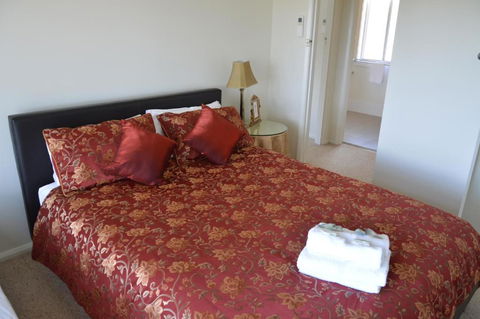 BATHURST GOLDFIELDS RESIDENCE On MOUNT PANORAMA - Darwin Tourism 2