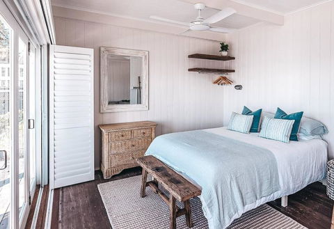 BAY PROPERTIES . Beach House Studio - Darwin Tourism 3