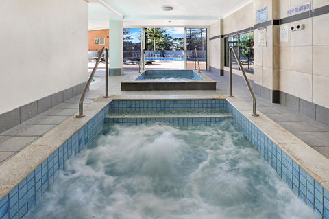 Pacific Regis Beachfront Holiday Apartments - Darwin Tourism 5