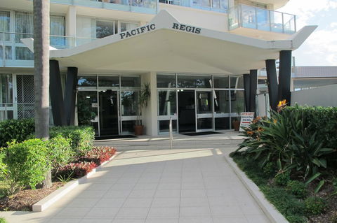Pacific Regis Beachfront Holiday Apartments - Darwin Tourism 10