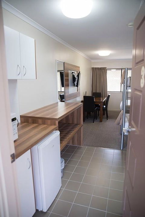 Charleville Motel - Darwin Tourism 12