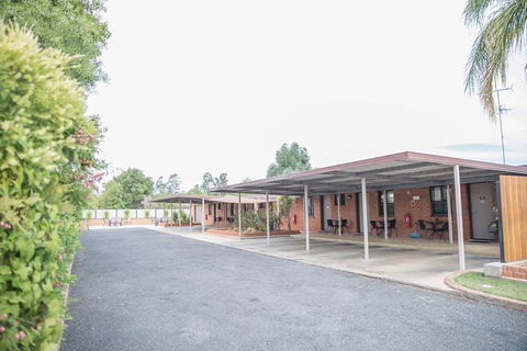 Charleville Motel - Darwin Tourism 16
