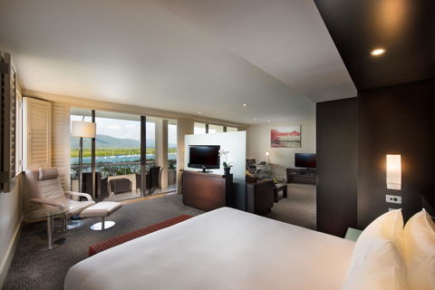 Hilton Cairns - Darwin Tourism 15