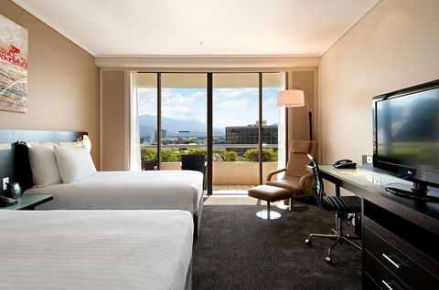 Hilton Cairns - Darwin Tourism 33