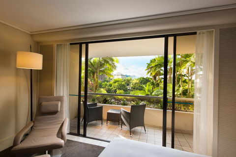 Hilton Cairns - Darwin Tourism 10