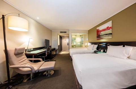 Hilton Cairns - Darwin Tourism 11