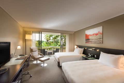 Hilton Cairns - Darwin Tourism 8