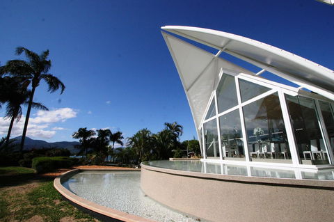 Hilton Cairns - Darwin Tourism 38
