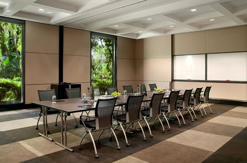 Hilton Cairns - Darwin Tourism 37