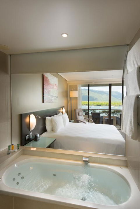 Hilton Cairns - Darwin Tourism 2
