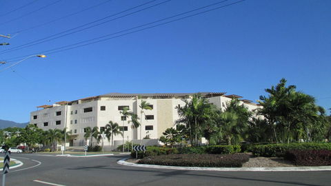 Edge Apartments Cairns - Darwin Tourism 14