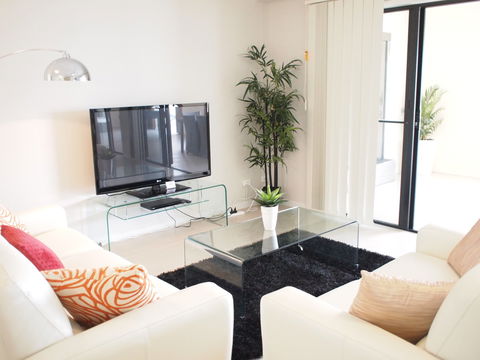 Edge Apartments Cairns - Darwin Tourism 4