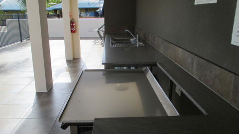 Edge Apartments Cairns - Darwin Tourism 13