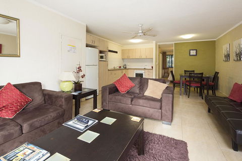 Burleigh Palms Holiday Apartments - Darwin Tourism 36