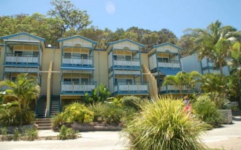 Beach Front Villa At Tangalooma - Darwin Tourism 5