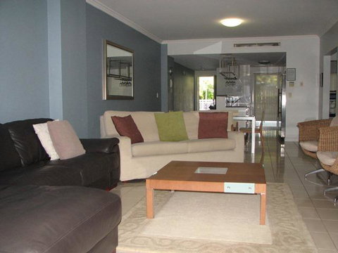 Beachfront Holiday Apartment To Rent For Short And Long Stays - Darwin Tourism 4