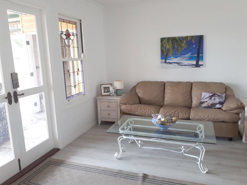 Retro Beach Flat - Darwin Tourism 13