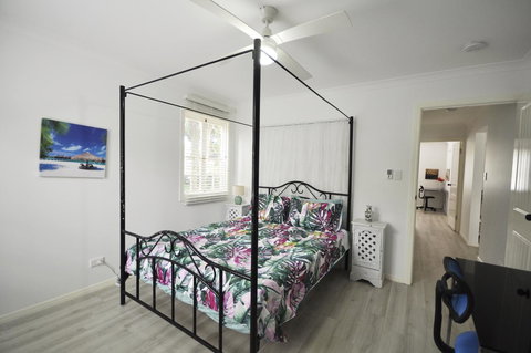 Retro Beach Flat - Darwin Tourism 8