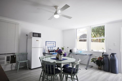 Retro Beach Flat - Darwin Tourism 12