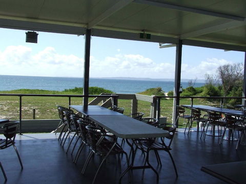 Enjoy The Sea Breezes From The Balcony - Boyd St, Woorim - Darwin Tourism 1