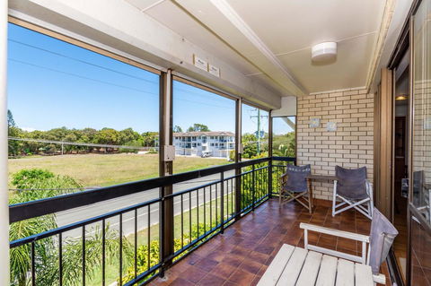 Spacious Unit Overlooking Moreton Bay - Boyd St, Woorim - Darwin Tourism 0