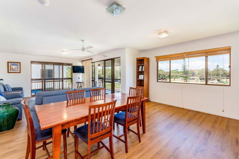 Spacious Unit Overlooking Moreton Bay - Boyd St, Woorim - Darwin Tourism 7