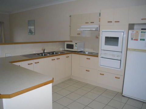 Ground Floor, Family Unit On The Canal With Free WIFI! - Darwin Tourism 10