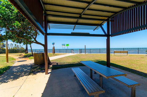 Ground Floor, Family Unit On The Canal With Free WIFI! - Darwin Tourism 6