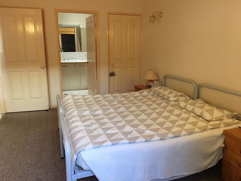 Ground Floor, Family Unit On The Canal With Free WIFI! - Darwin Tourism 11
