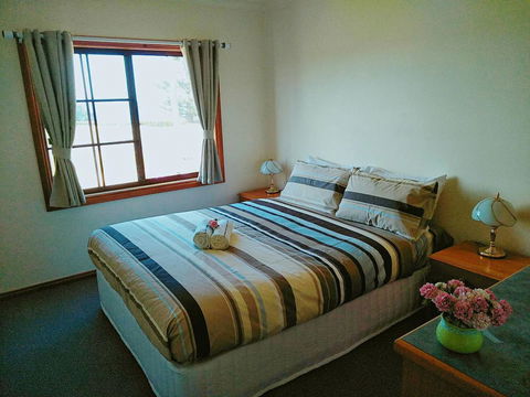 Baudins Accommodation And Restaurant - Darwin Tourism 1