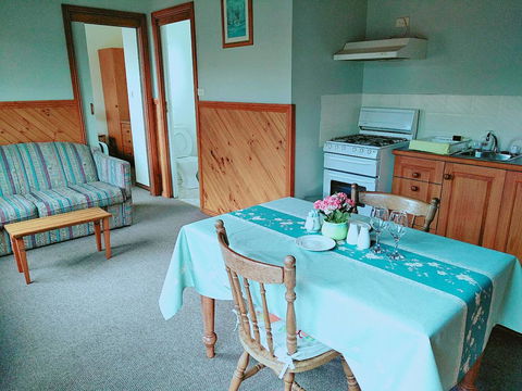 Baudins Accommodation And Restaurant - Darwin Tourism 10