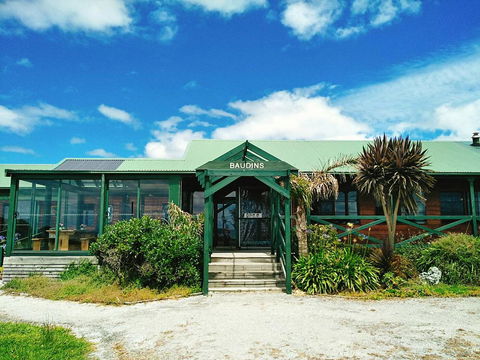 Baudins Accommodation And Restaurant - Darwin Tourism 5
