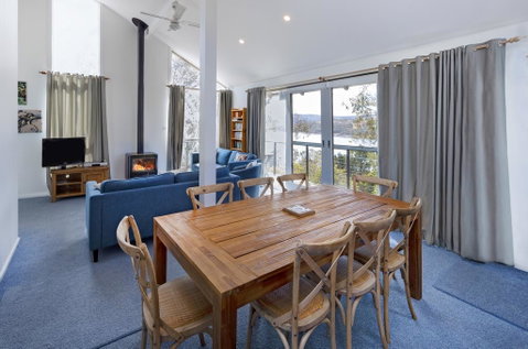 'Matilda' - Spacious & Centrally Located With Great Lake Views - Darwin Tourism 0