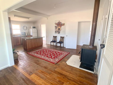 'The Wattles' - True Country Escape Near Wineries - Borenore - Darwin Tourism 0