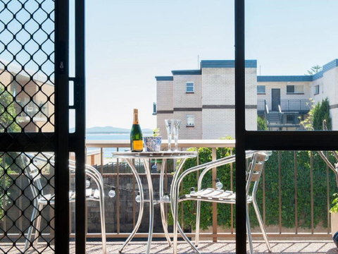 1 'BAHIA', 47 RONALD AVE - GREAT LOCATION WITH FILTERED WATER VIEWS - Darwin Tourism 0