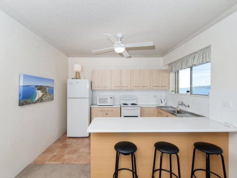 1 'Shoal Towers', 11 Shoal Bay Road - Fantastic Unit Across The Road From Beach - Darwin Tourism 2