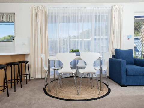 1 'Shoal Towers', 11 Shoal Bay Road - Fantastic Unit Across The Road From Beach - Darwin Tourism 1