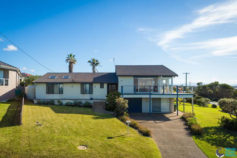 106 Ocean Parade Dalmeny - Darwin Tourism 0