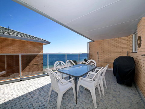 12 'Kiah', 53 Victoria Pde - Panoramic Water Views In The Heart Of Nelson Bay - Darwin Tourism 2