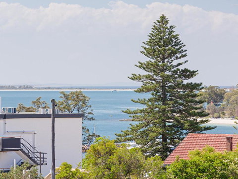 13 'Cote D'Azur', 61 Donald Street - Lovely Unit With Air Con, Pool, Lift And WiFi - Darwin Tourism 0