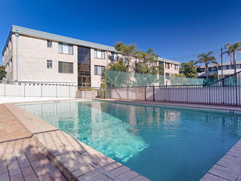 2 'The Dunes', 38 Marine Drive - Pool, Tennis Court And So Close To The Beach - Darwin Tourism 1